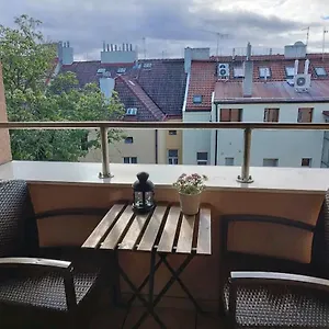 https://cozy-rooftop-with-balcony.praguehotelsweb.com