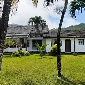 https://maison-amantine.maheislandhotels.com